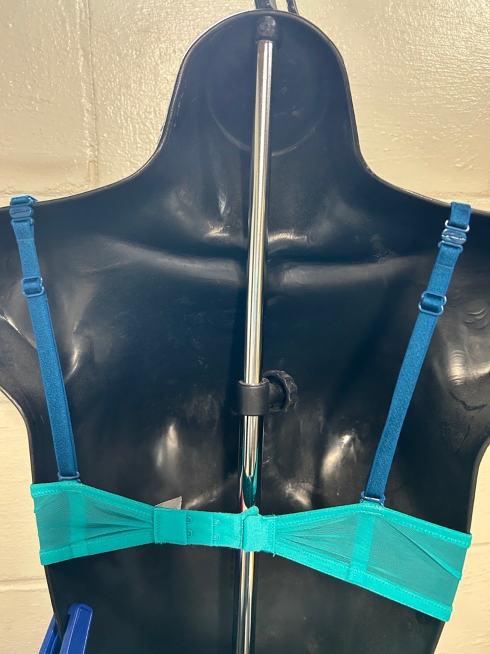 Victoria's Secret Teal Very Sexy plunge Bra & Matching Bikini (size large) - Picture 3 of 8